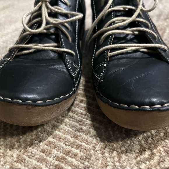 Josef Seibel Women's, Fergey 56 Sneaker, Black - Size US 9.5 - 10 (EU 41) - Picture 2 of 7